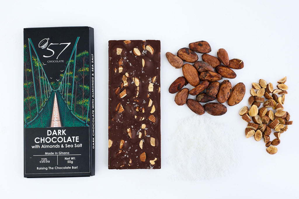 Tablette de chocolat noir 73% amandes et sel marin